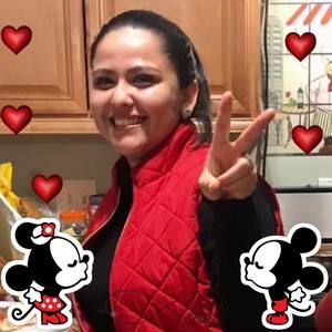 Meet your Posher, Claudia